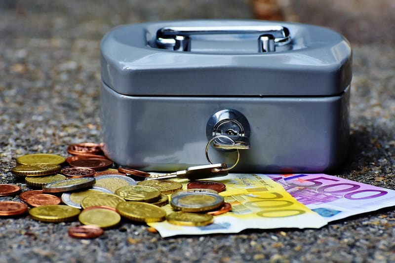 What happens if you pay your payday loan late image 6
