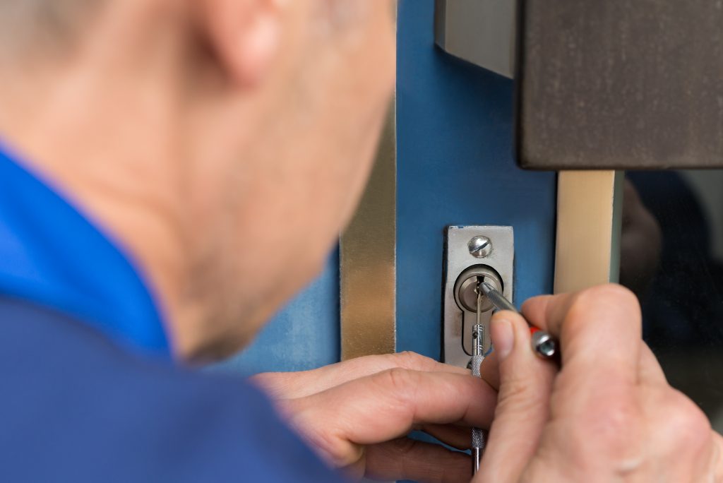 Benefits Of Sourcing The Locksmith And Garage Door Repairs Service