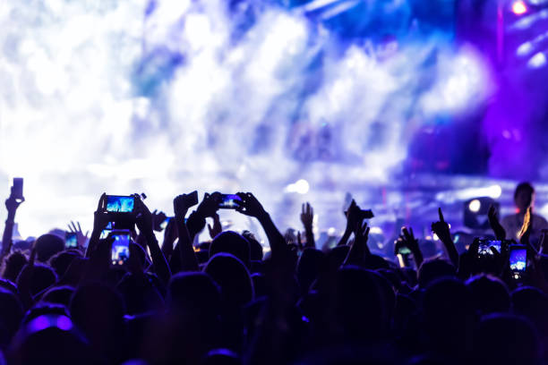 Benefits of Booking Via an Entertainment Agency