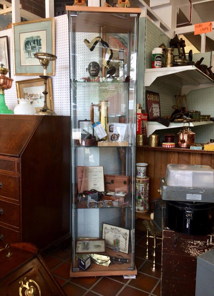 Atherton Antique & Collectables Centre A collection of independent dealers buying and selling