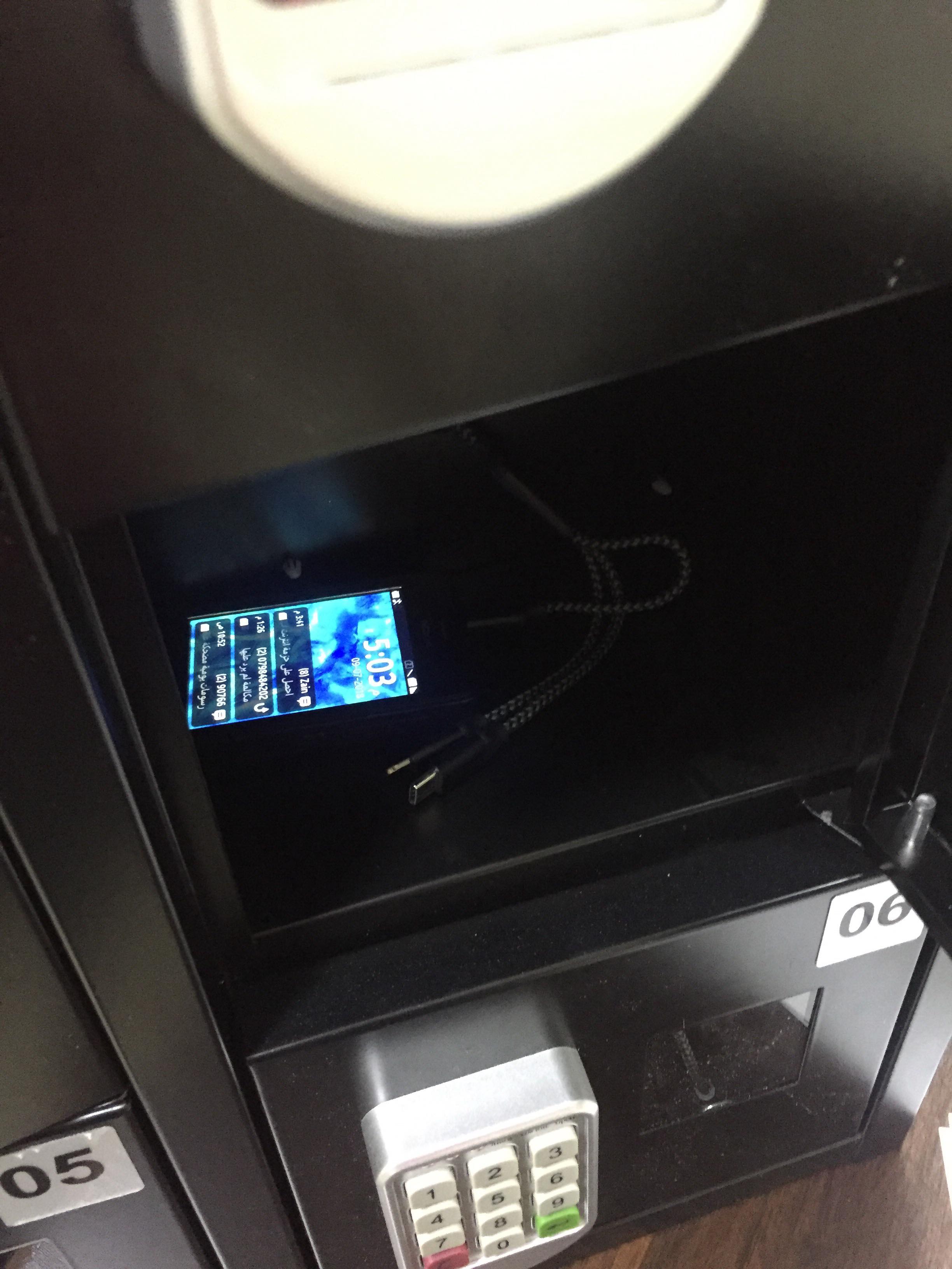 Vending mobile charging station. product thumbnail 4