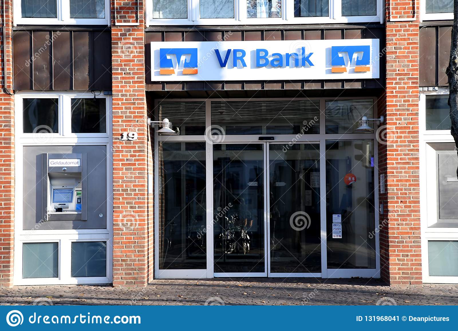 Virtual Reality In Banking Service Caesarvr 2013