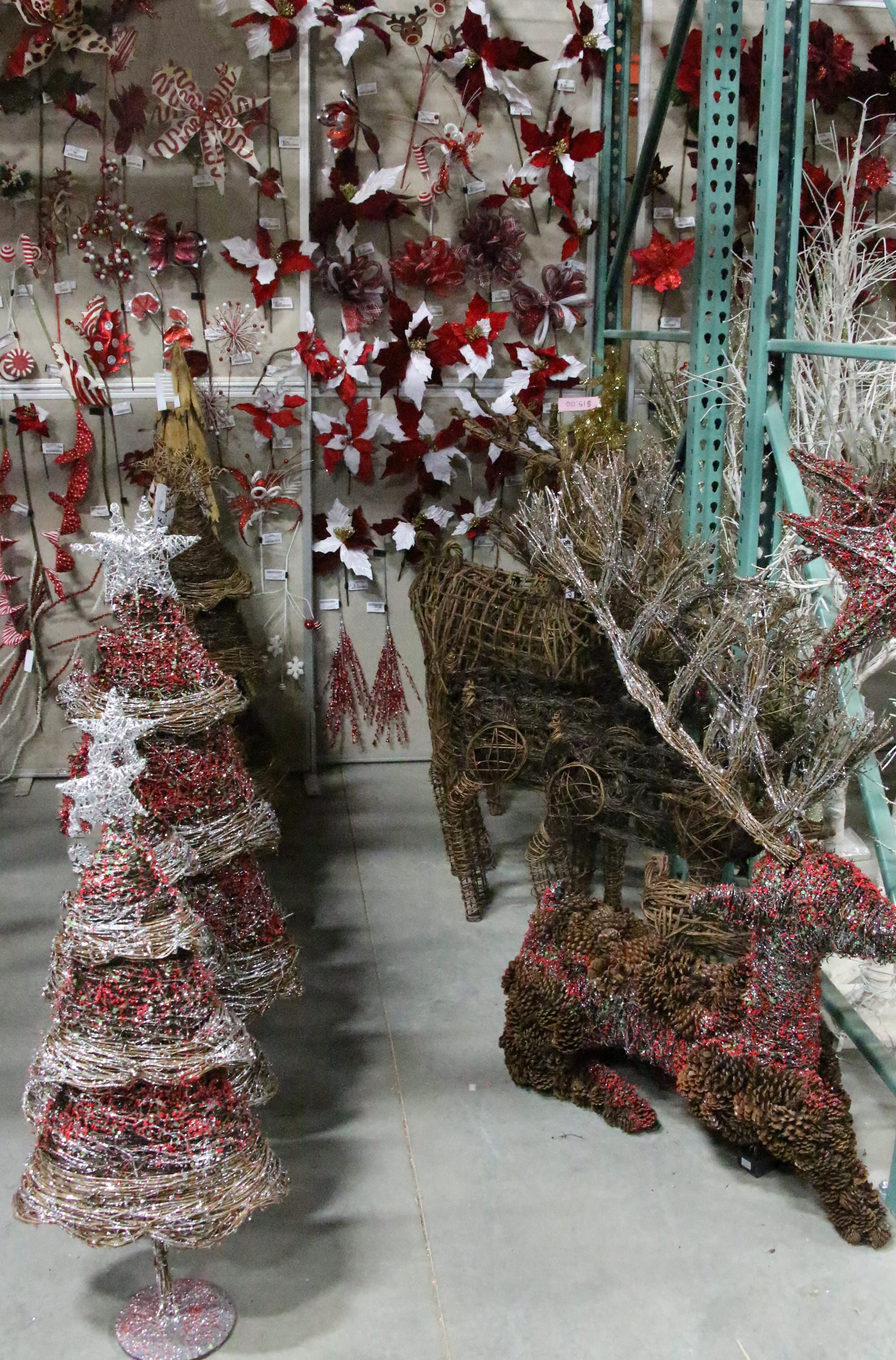 CBI warehouse sale Frankfort, Il home decor, craft, christmas, and