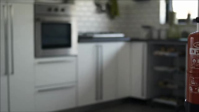 וידאו אחד thumbnail
