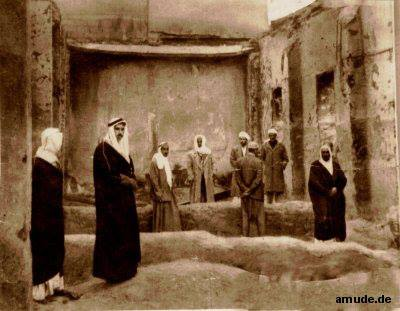 ربما تحتوي الصورة على: ‏‏‏شخص أو أكثر‏ و‏أشخاص يقفون‏‏‏