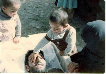 ربما تحتوي الصورة على: ‏‏‏شخص أو أكثر‏ و‏أشخاص يجلسون‏‏‏