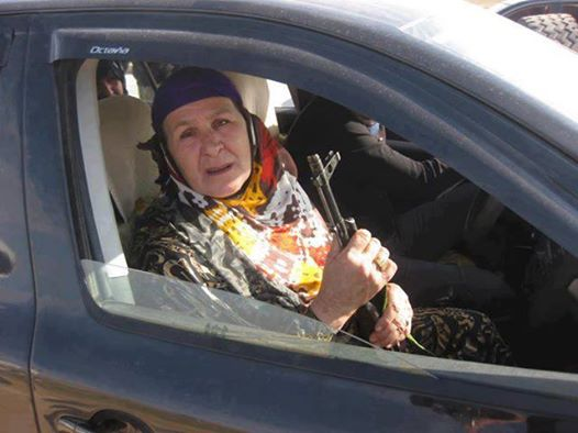 ربما تحتوي الصورة على: ‏‏شخص واحد‏، و‏‏جلوس‏‏‏