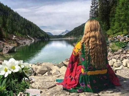 ربما تحتوي الصورة على: ‏‏‏‏شخص أو أكثر‏، و‏‏أشخاص يقفون‏، و‏نشاطات في أماكن مفتوحة‏‏‏ و‏طبيعة‏‏‏