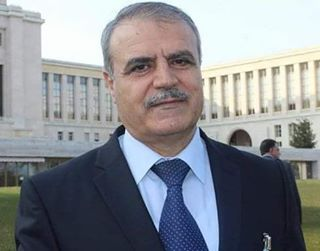 Wêne dikare hebe: 1 kes, sekin û cilûberg