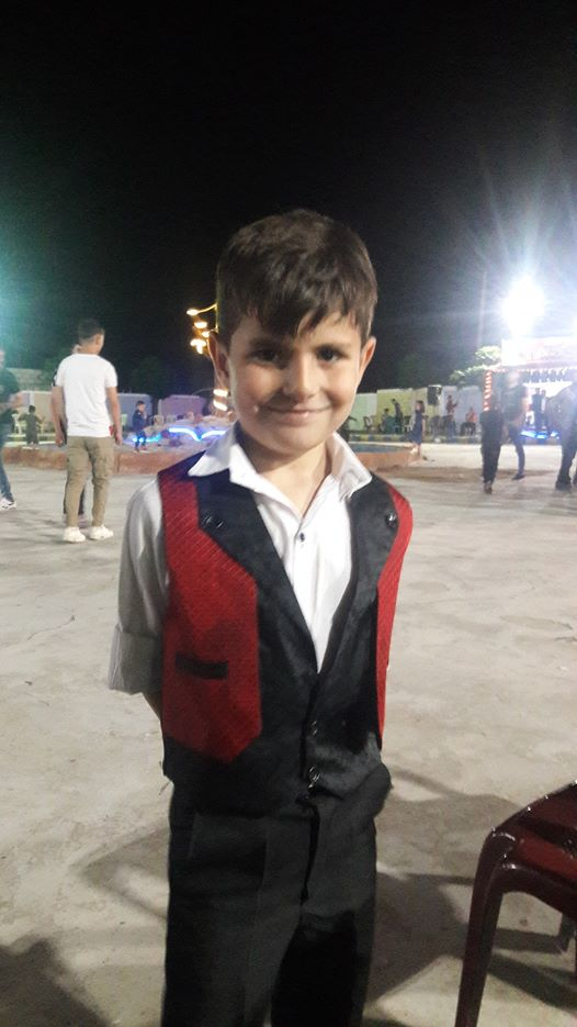 ربما تحتوي الصورة على: ‏‏شخص واحد‏، و‏‏‏‏وقوف‏، و‏ليل‏‏ و‏نشاطات في أماكن مفتوحة‏‏‏‏
