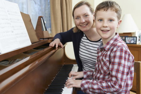 What To Look For In Hiring A Qualified Piano Teacher?
