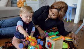 فتاة تبحث عن عمل مربية أو مدرسة قرآن